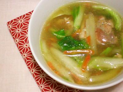 白菜と鶏肉のスープ
