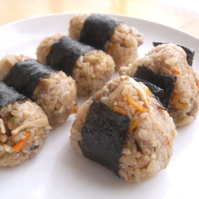豚肉の中華風おこわのおむすび