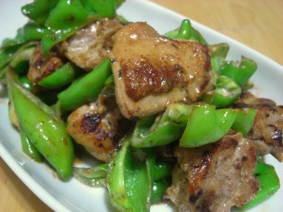 鶏肉と万願寺とうがらしの七味マヨ炒め
