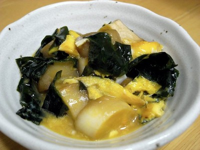 麩とワカメの卵とじ
